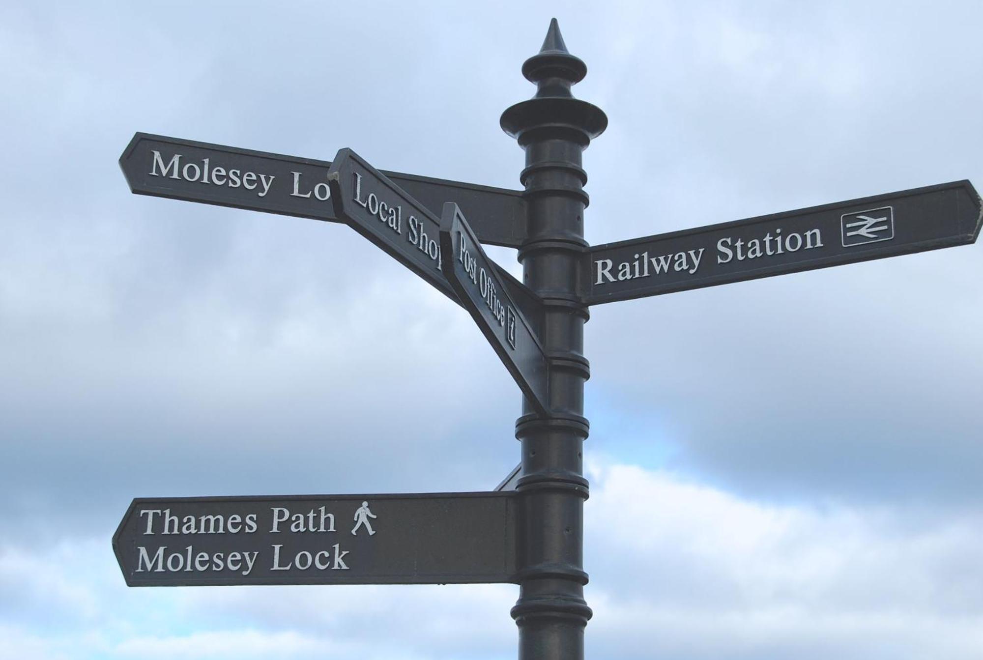 Hampton Court Snug Walk To Train & Palace East Molesey Exterior foto
